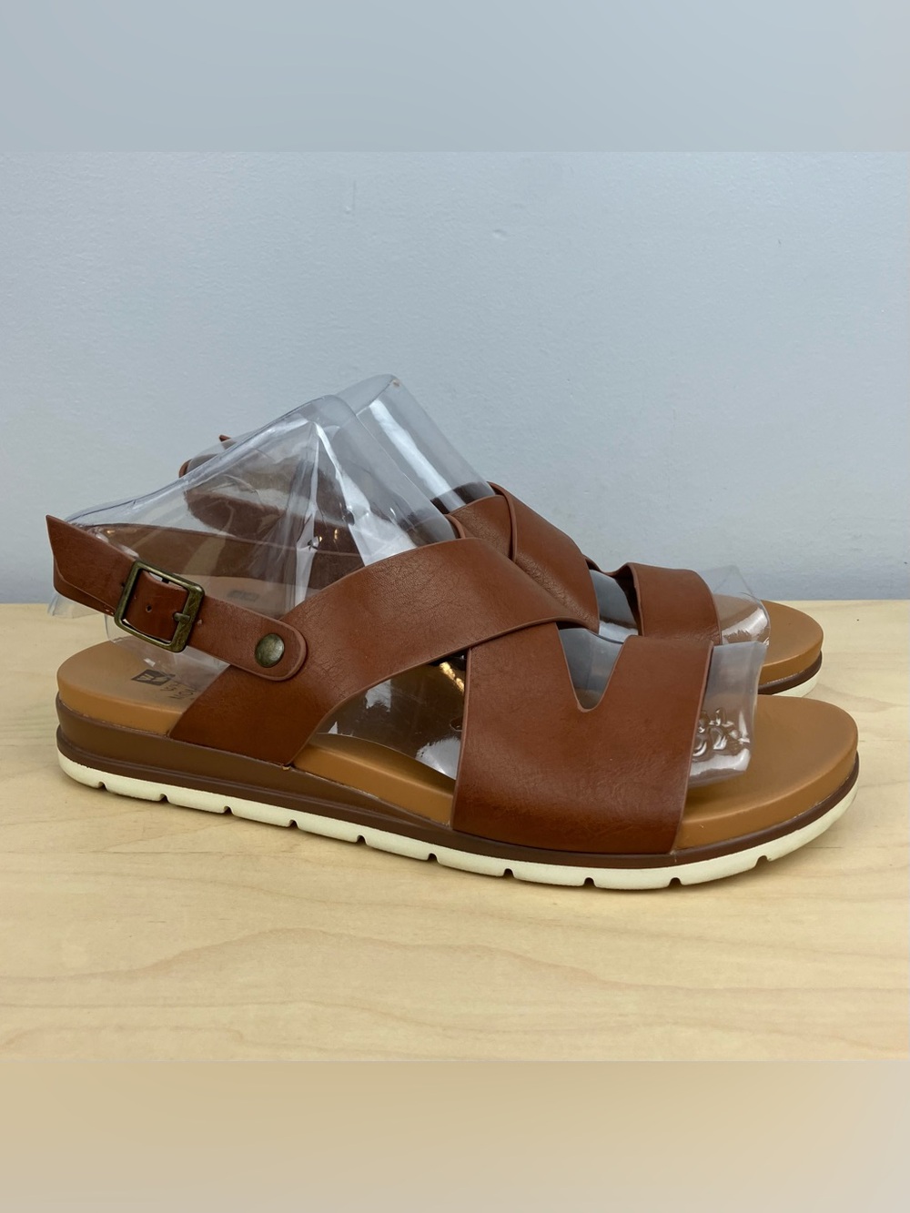 White Mountain Women’s Size 9.0 M Discover Brown Faux Leather Slingback Sandals